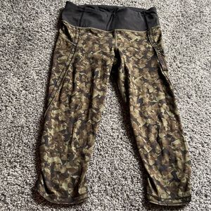 Lululemon Women’s Run: Top Speed Crop *Full-On Luxtreme Size 4 Mystic Jungle